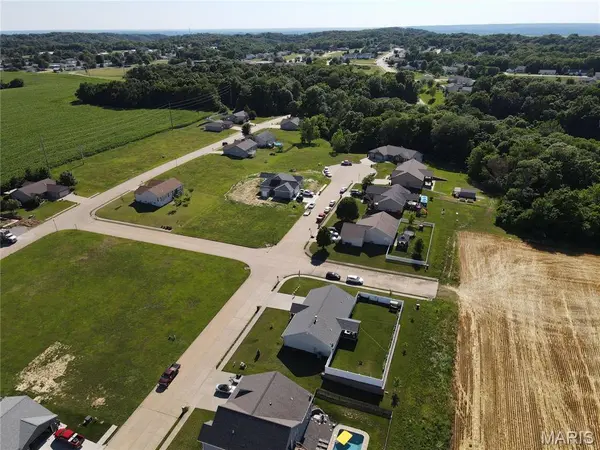 435 BLUFF MEADOWS DR, Valmeyer, IL 62295