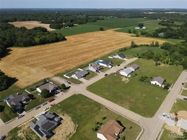 513 BLUFF MEADOWS DR, Valmeyer, IL 62295