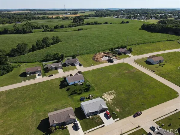 504 BLUFF MEADOWS DR, Valmeyer, IL 62295