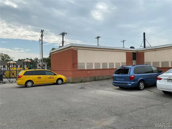 3020 Brantner, St Louis, MO 63106