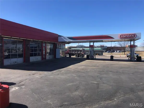 3949 Veterans Memorial Pkwy, St Peters, MO 63376