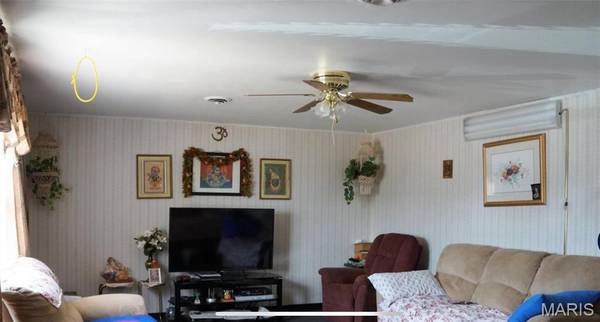 215 S BYPASS, Kennett, MO 63857