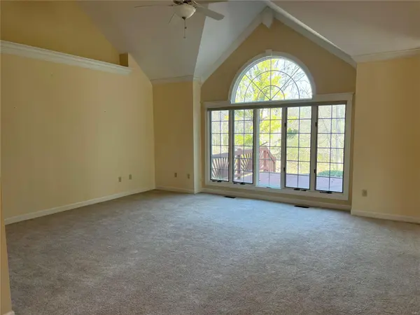 1101 N Oxfordshire LN, Edwardsville, IL 62025