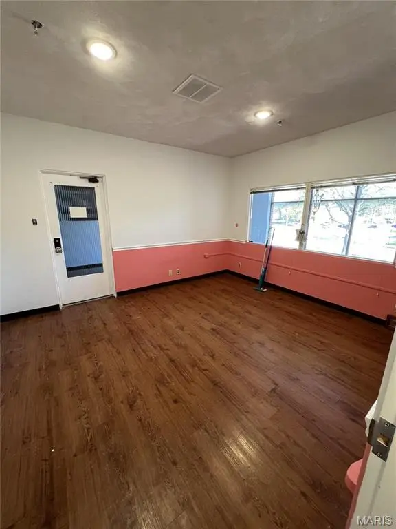 937 Broadway ST #202,300,305,306, Cape Girardeau, MO 63701