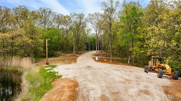 107 Weeks LN, Litchfield, IL 62056