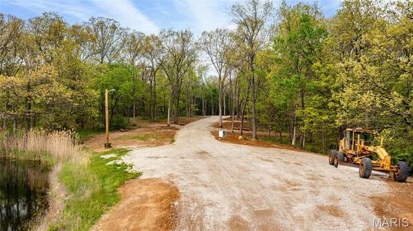 107 Weeks LN, Litchfield, IL 62056