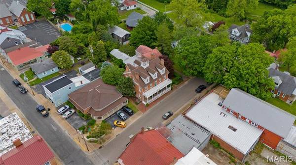 146 S 3rd ST, Ste Genevieve, MO 63670