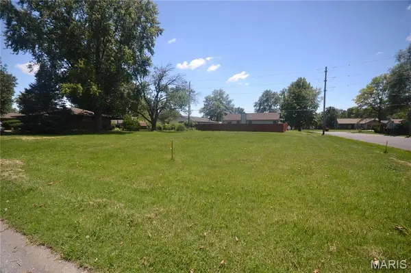22 Elizabeth DR, Belleville, IL 62226