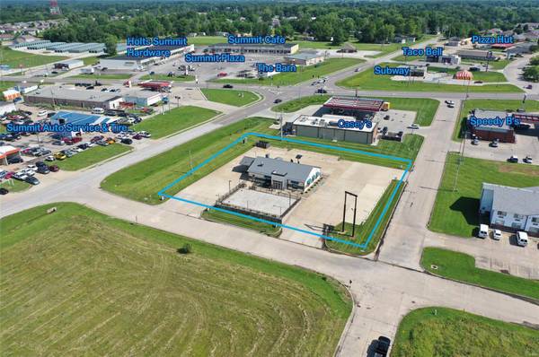 135 City Plaza, Holts Summit, MO 65043