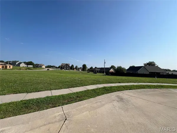 1650 Redbud CT, Perryville, MO 63775
