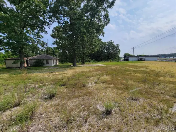 1451 E Route 66, Lebanon, MO 65536