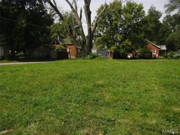 301 N 11th ST, Belleville, IL 62220