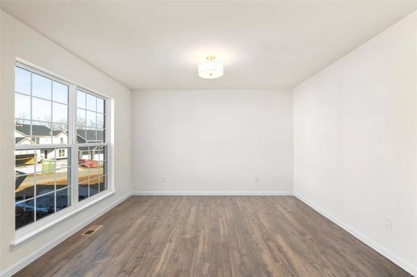 220 Windmill View DR, O'fallon, MO 63385