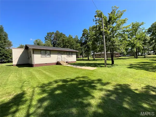 932 STATE HIGHWAY HH, Isabella, MO 65676