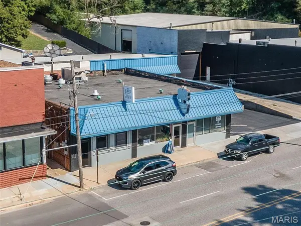 1856 E Broadway, Alton, IL 62002