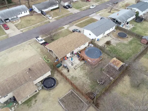 1495 Yaqui DR, Florissant, MO 63031