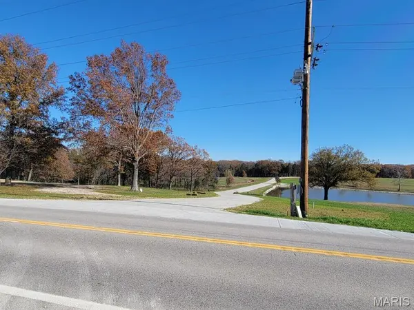 6 Serenity Lake Court, Foristell, MO 63348