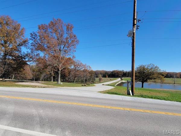 6 Serenity Lake Court, Foristell, MO 63348