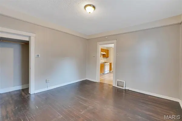 7118 Vermont AVE, St Louis, MO 63111