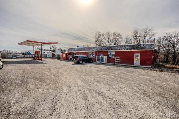11448 Highway 64, Lebanon, MO 65536