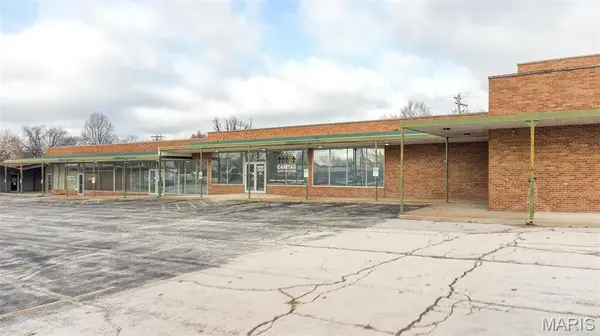 655 Berkshire BLVD, East Alton, IL 62024