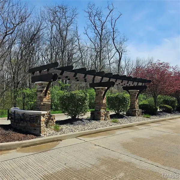 3711 Cabernet LN, Edwardsville, IL 62025