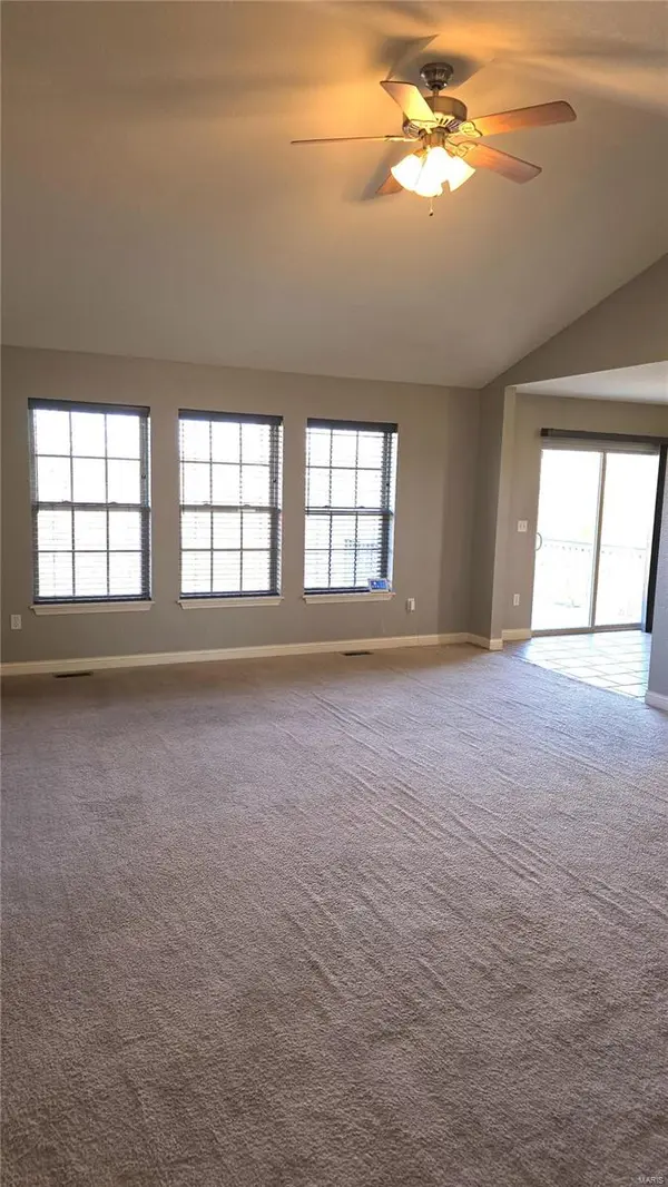 151 Kale CT, St Robert, MO 65584