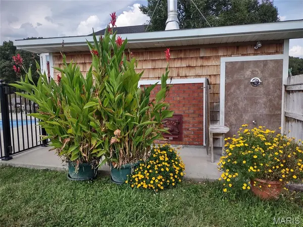 9445 Highway An, Rosebud, MO 63091