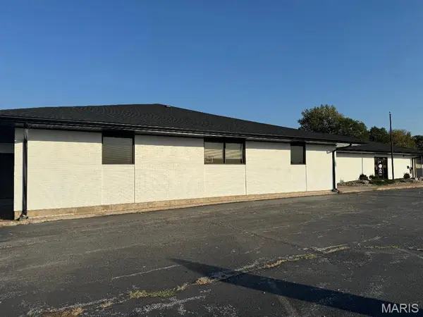 203 S 6th ST, Wood River, IL 62095