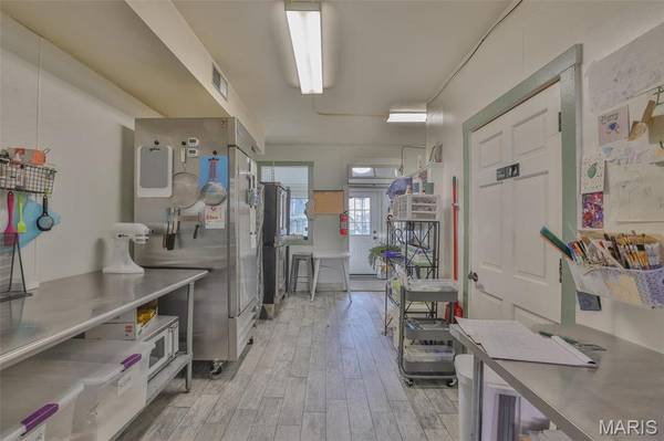 420 S Main ST, St Charles, MO 63301
