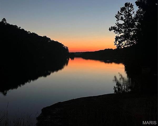 8 Woodland Lakes, Sullivan, MO 63080