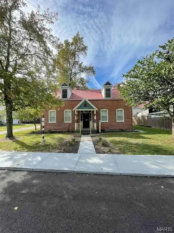 606 Washington ST, Hermann, MO 65041