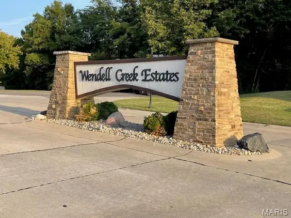 2141 Willow Creek, St Jacob, IL 62281