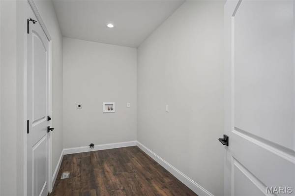 1 TBB Wood at Park Hills, Warrenton, MO 63383