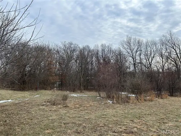 19580 Hillcrest DR, Carlyle, IL 62231