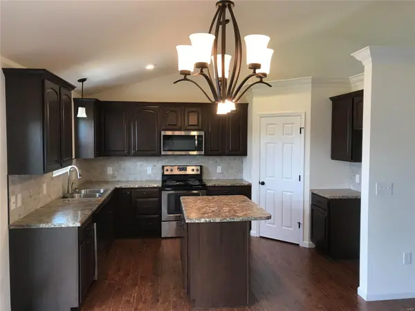 1607 Sugar Creek DR, Festus, MO 63028