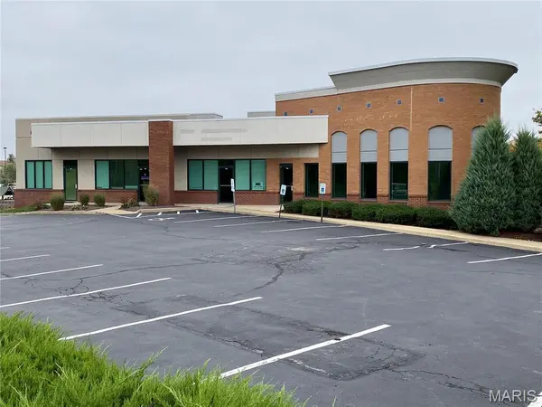 2085 Bluestone DR, St Charles, MO 63303