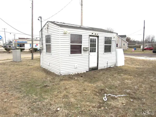 409 W Saint Louis AVE, East Alton, IL 62024