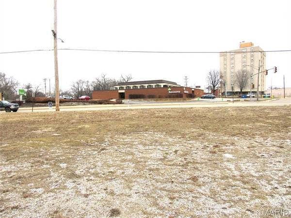 409 W Saint Louis AVE, East Alton, IL 62024