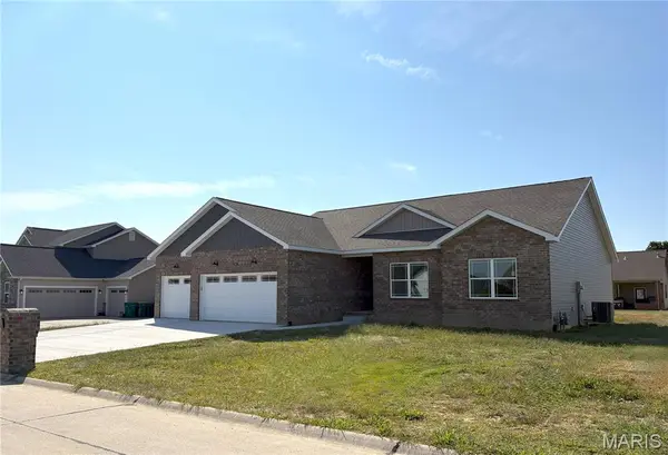 201 Adderly LN, Millstadt, IL 62260
