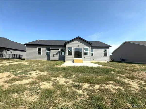 113 Adderly LN, Millstadt, IL 62260