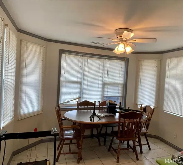 1203 E Lake DR, Perryville, MO 63775