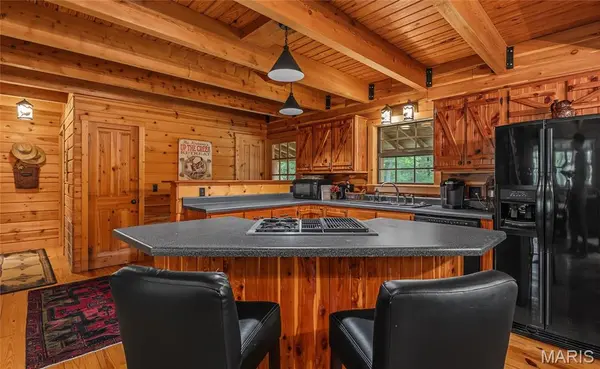 6097 South Highway 63, Houston, MO 65483