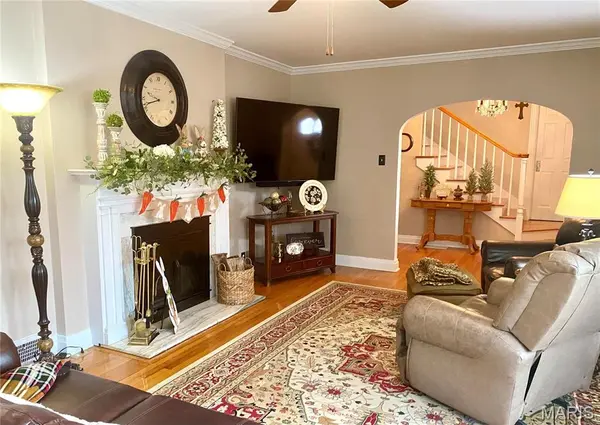 504 E Cypress ST, Charleston, MO 63834