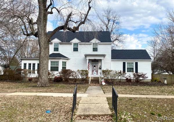504 E Cypress ST, Charleston, MO 63834