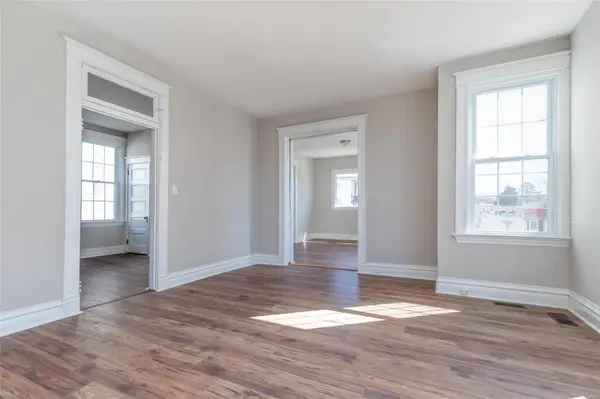 2547 S Big Bend BLVD, St Louis, MO 63143