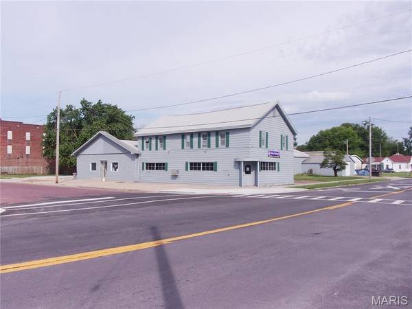 100 W Front ST, Nokomis, IL 62075
