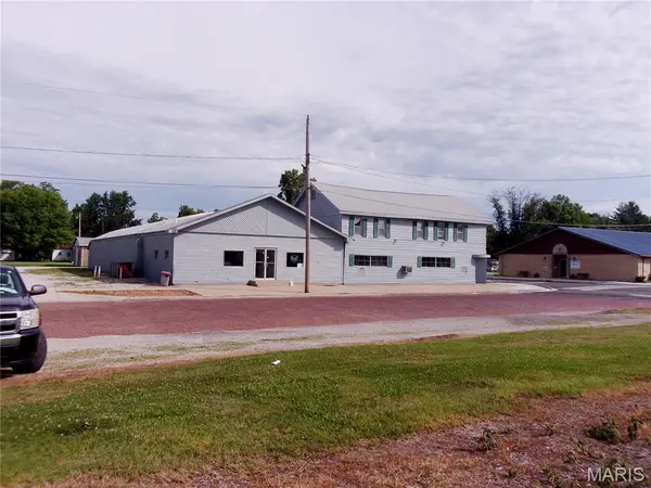 100 W Front ST, Nokomis, IL 62075