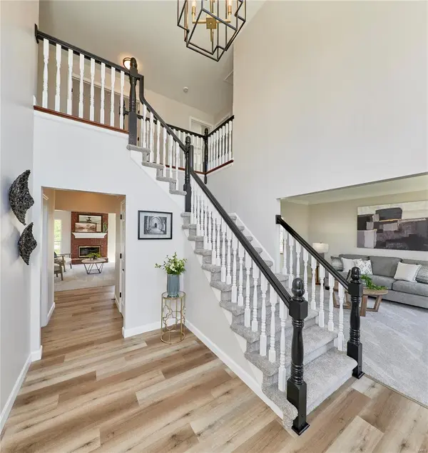 6 Spinning Wheel LN, O'fallon, MO 63368