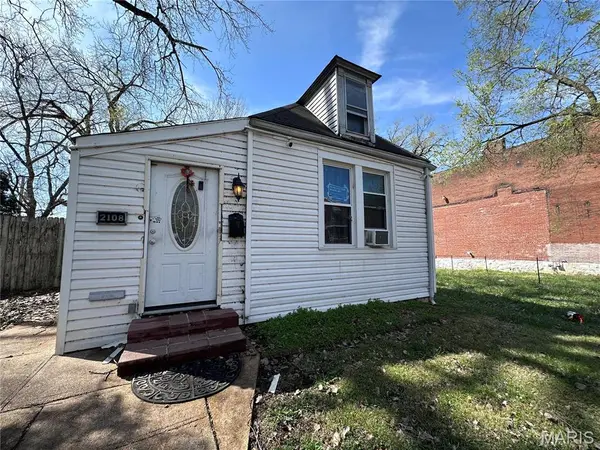 2108 Chippewa ST, St Louis, MO 63118